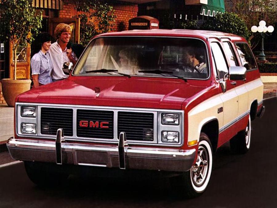  GMC Suburban 1985 года  (фото 2 из 3)